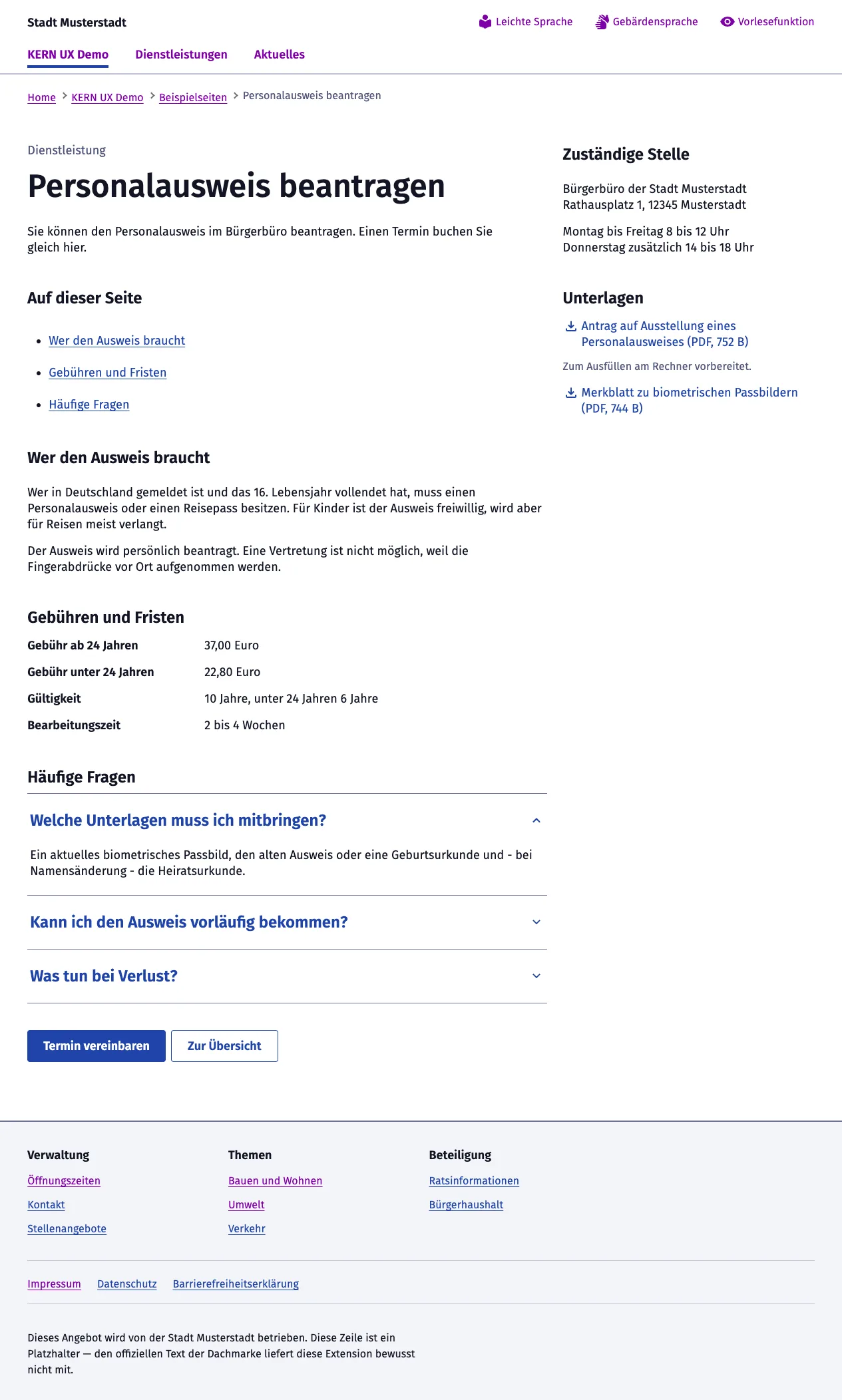 Dienstleistungsseite „Personalausweis beantragen“, zweispaltig mit Seitenleiste für zuständige Stelle und benötigte Unterlagen
